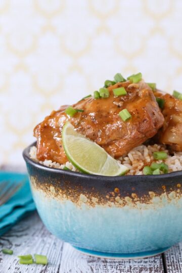 slow cooker honey sriracha chicken thighs