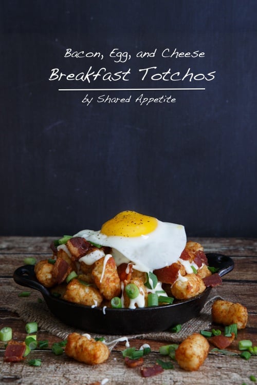 bacon, egg, and cheese breakfast totchos (tater tot nachos)