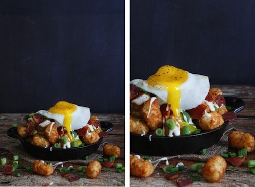 bacon, egg, and cheese breakfast totchos (tater tot nachos)