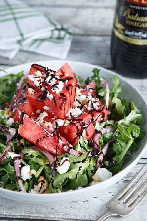 Salade de melon d'eau, feta, et salade de roquette