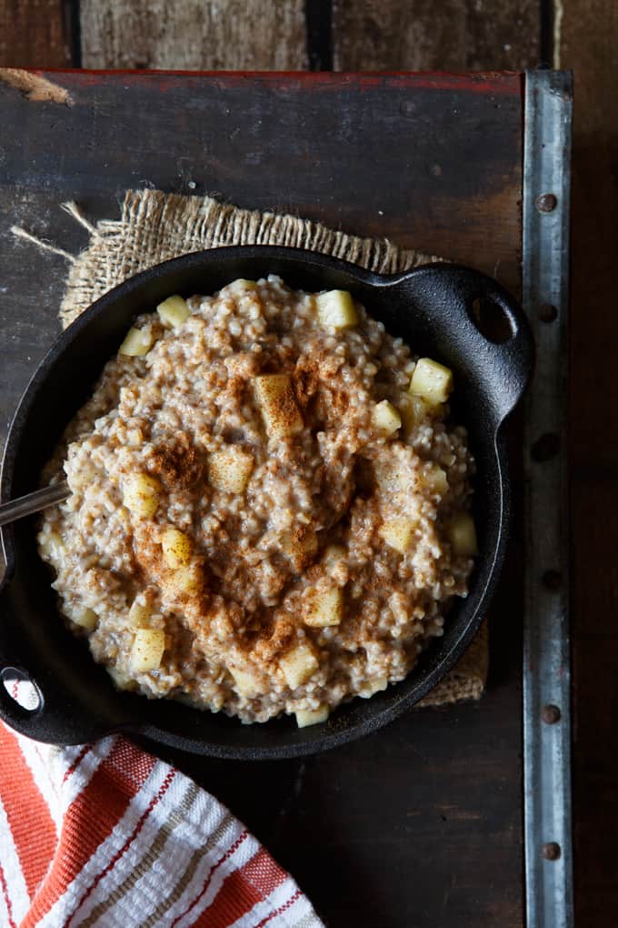 Easy Overnight Vegan Apple Cinnamon Stee Cut Oatmeal | sharedappetite.com