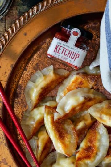 Bacon, Egg, and Cheese Breakfast Wontons | sharedappetite.com