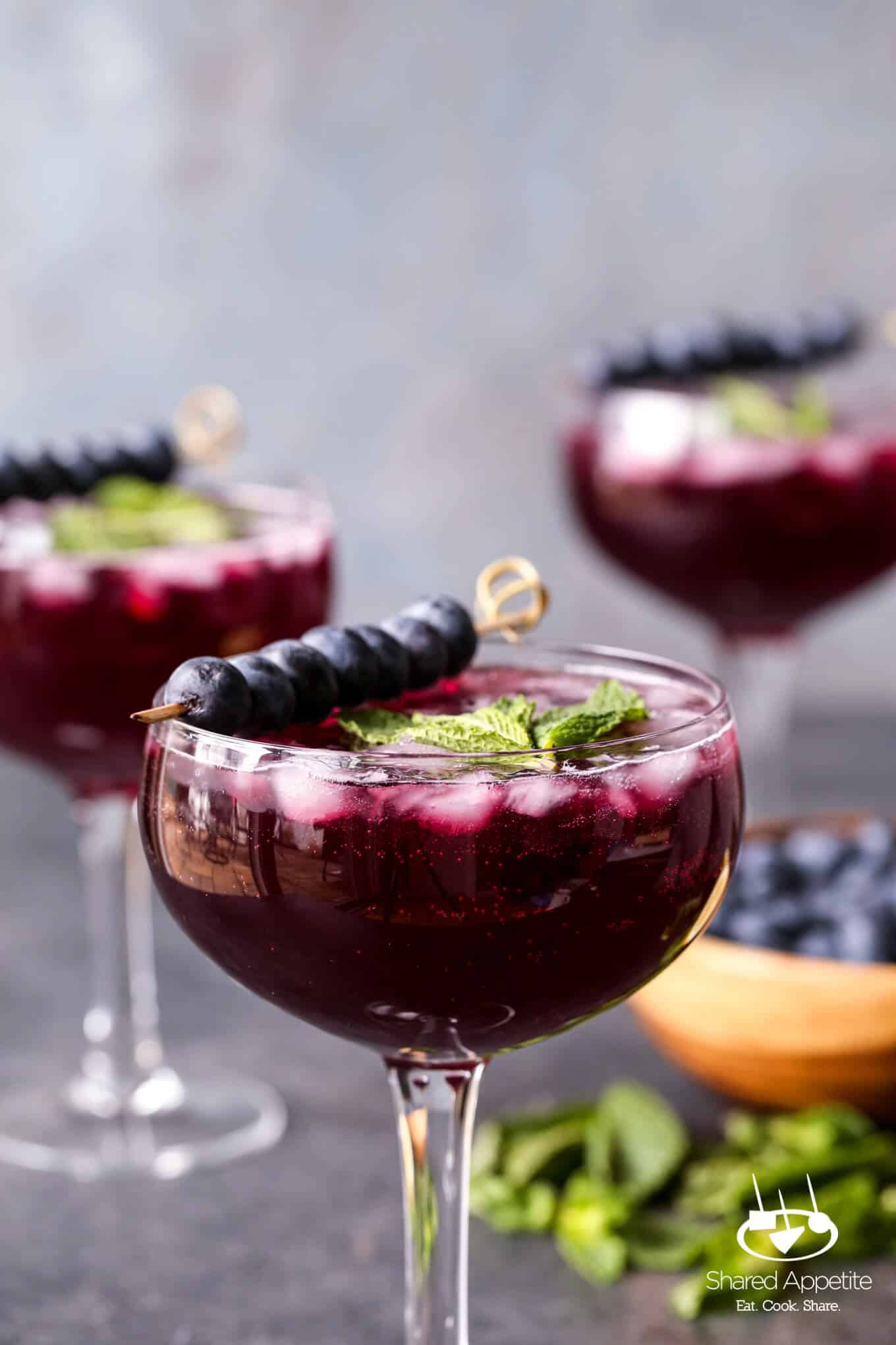 Sparkling Blueberry Lemonade Mojitos | sharedappetite.com